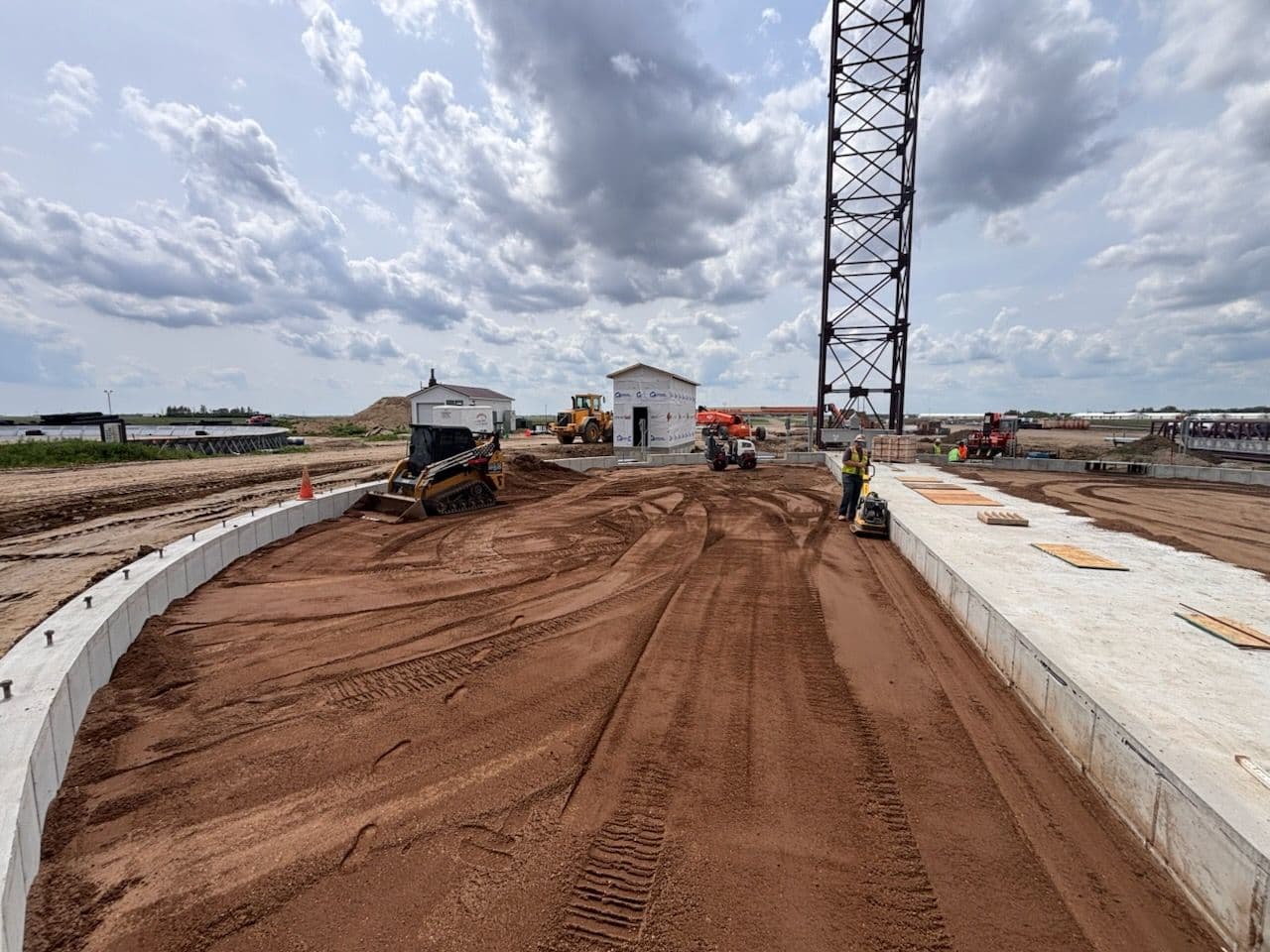 Expert Backfilling for New Grain Bin Construction image