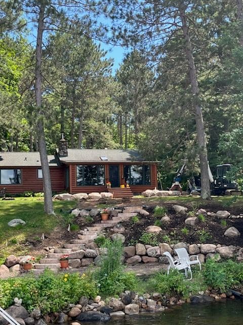 Gallery photos for Lakefront Shoreline Transformation with Boulder Accents: Image #1